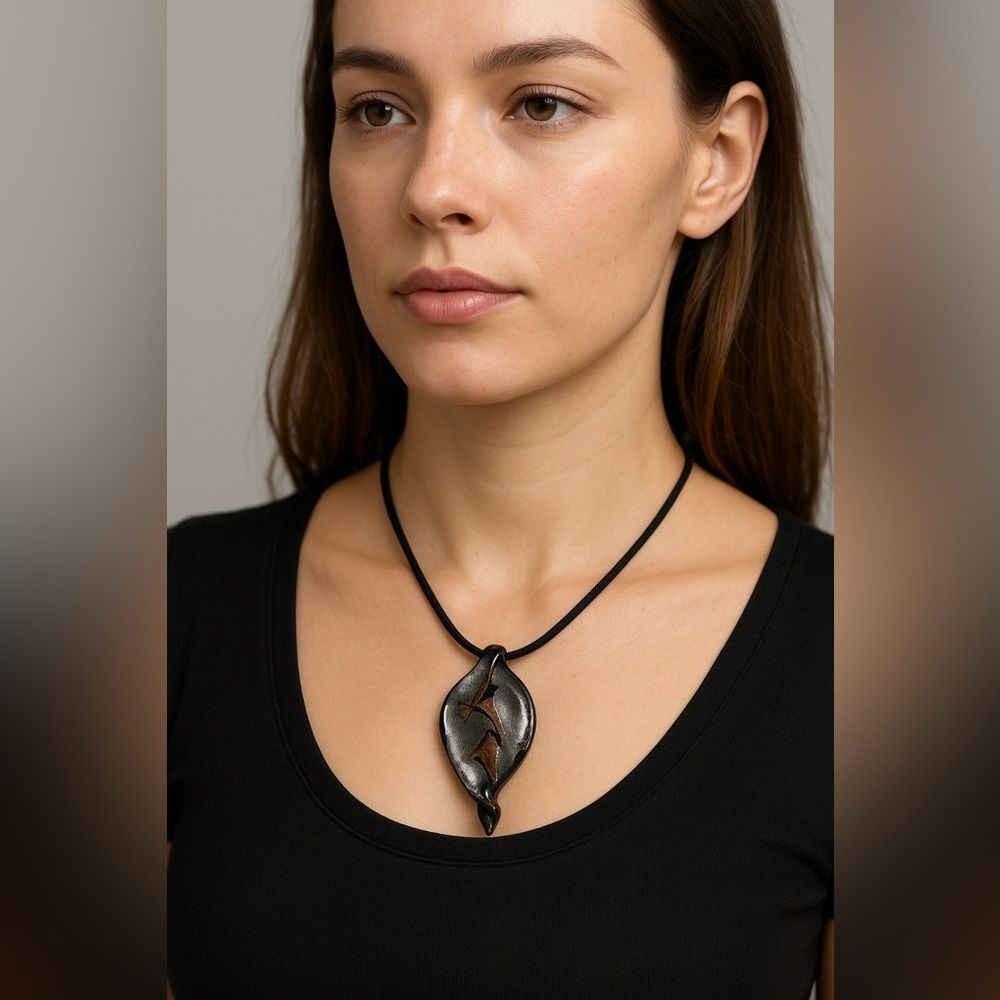Artisan Glass Leaf Pendant Necklace Handcrafted Murano Style Swirl Black Cord - Picture 10 of 10
